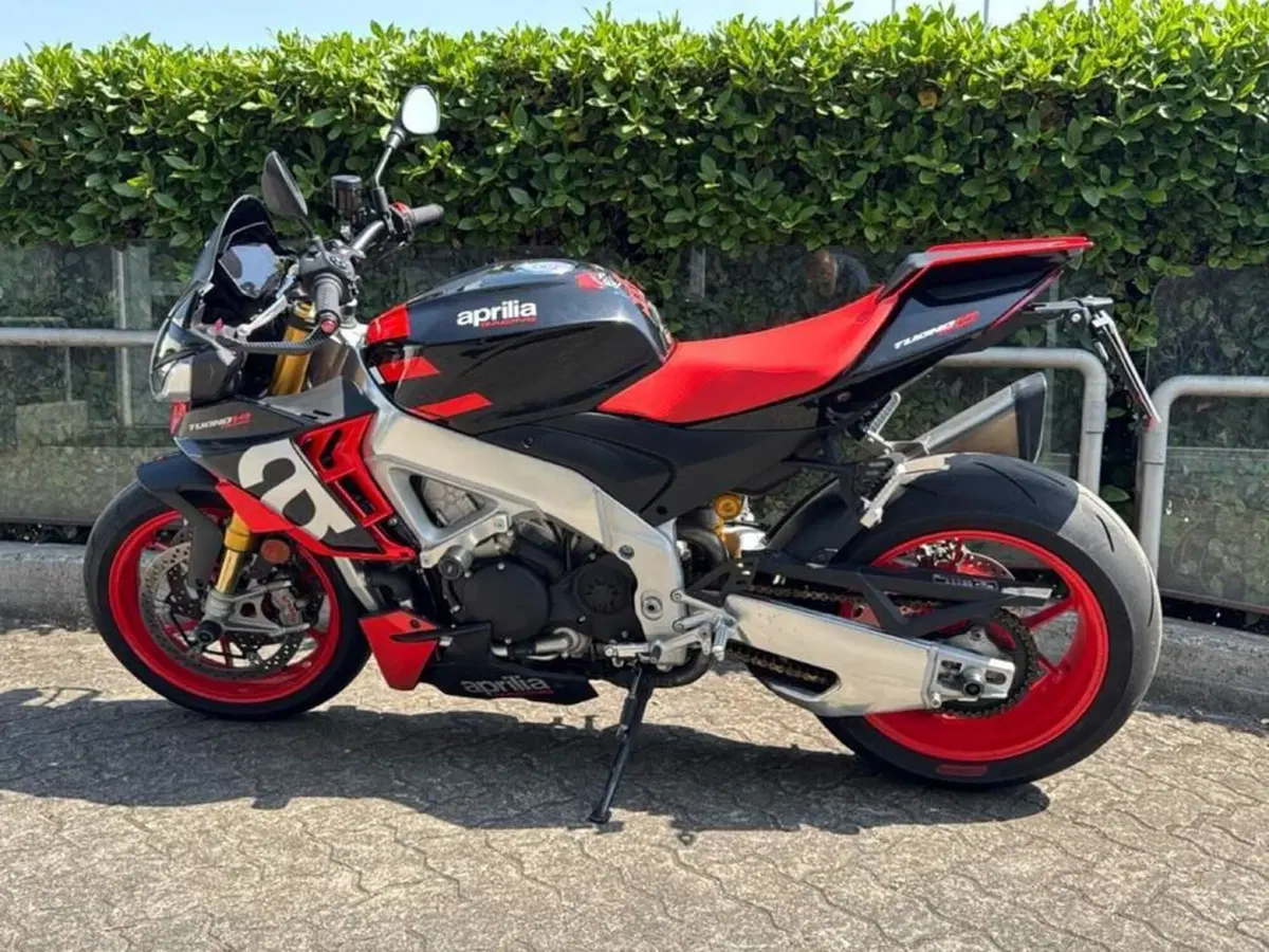 Aprilia Tuono V4 Factory (2021 - 24) (5)