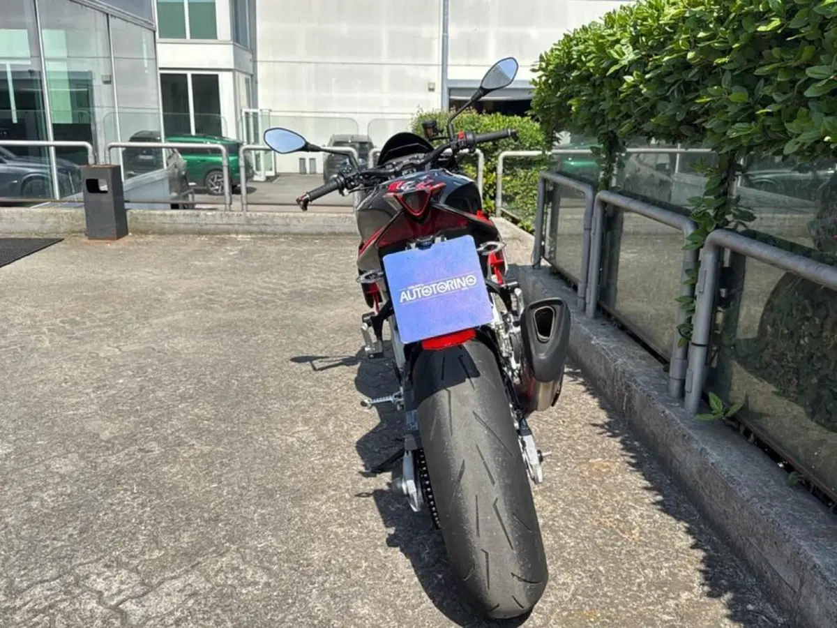Aprilia Tuono V4 Factory (2021 - 24) (6)