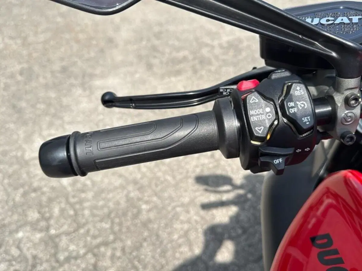 Ducati Diavel V4 (2023 - 26) (13)