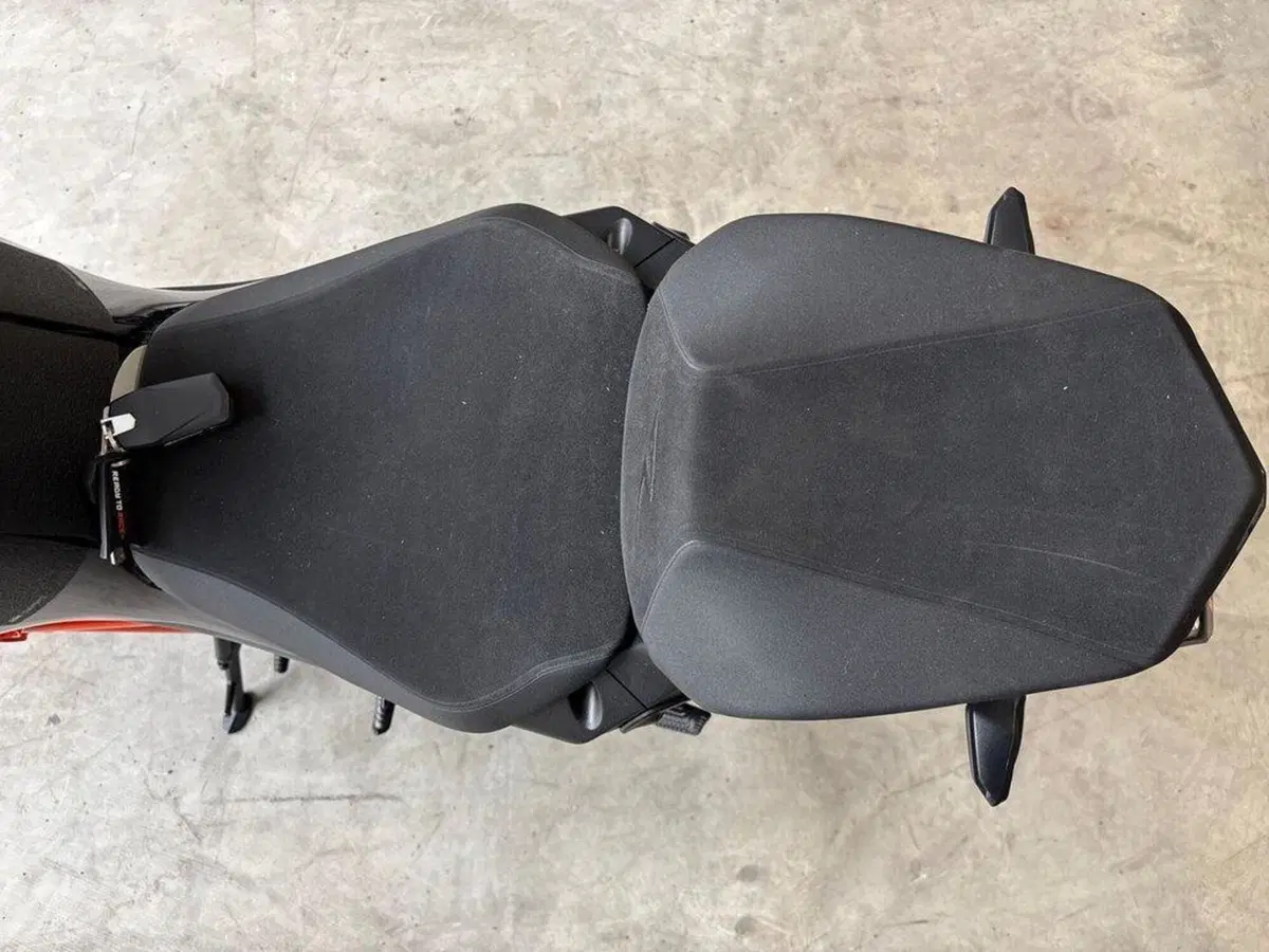 KTM 1290 Super Duke R (2022 - 23) (9)