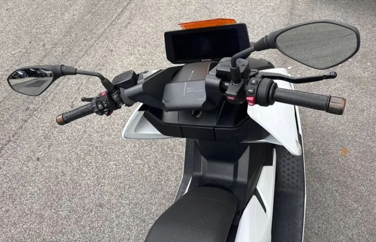 Bmw CE 04 (2021 - 25) (7)