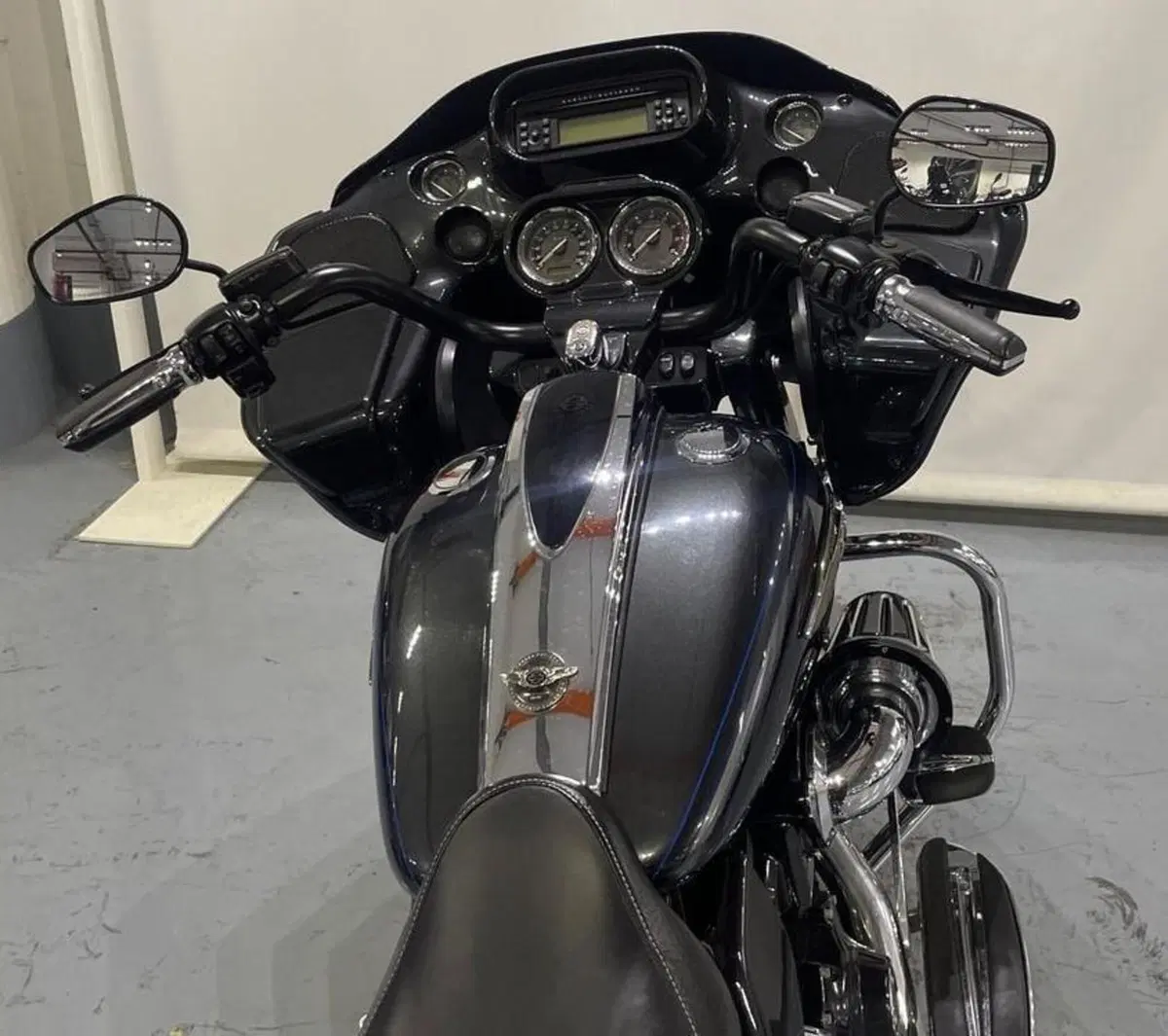 Harley-Davidson 1800 Road Glide Custom (2013) - FLTRXSE (7)