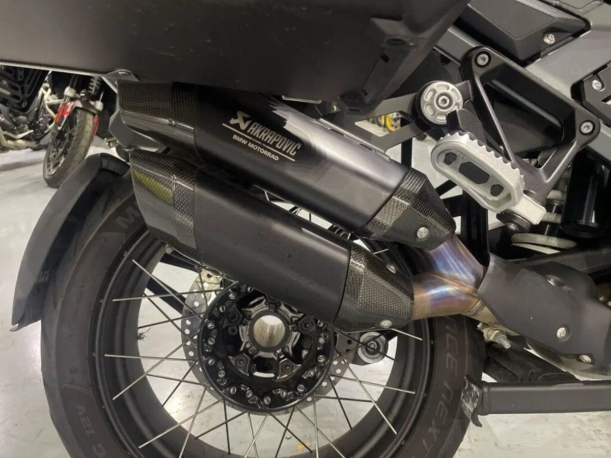 Bmw R 1300 GS Adventure Triple Black (2025 - 26) (10)