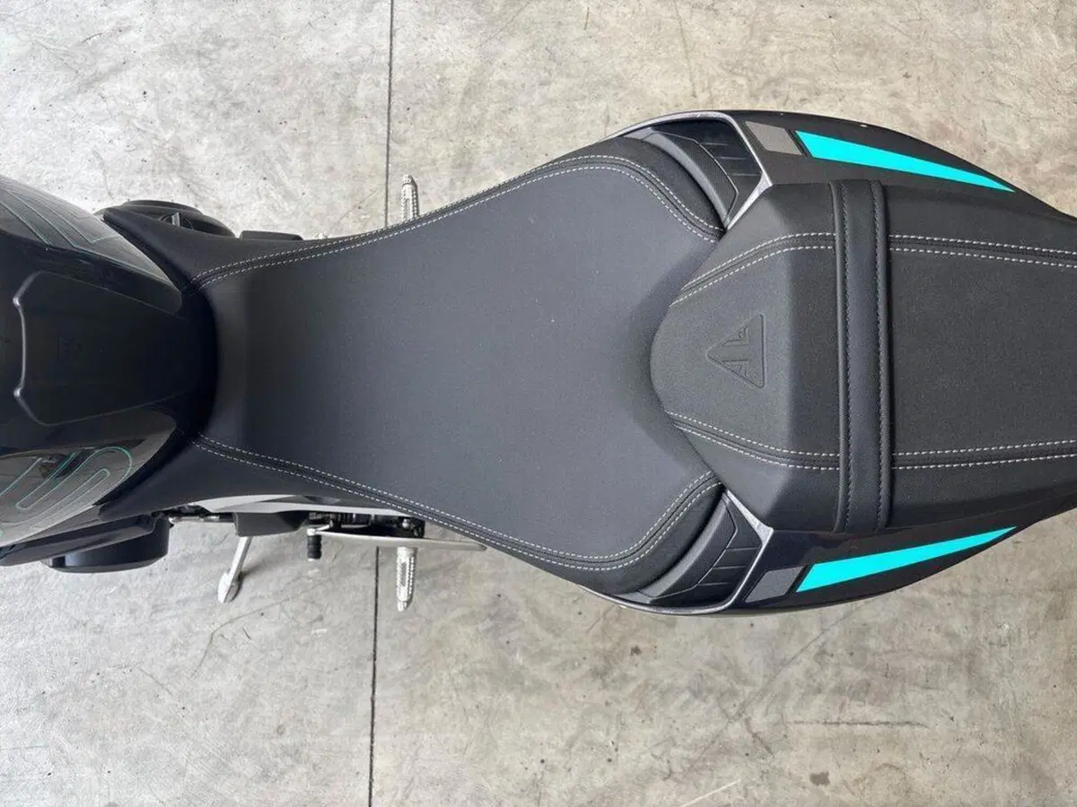Triumph Street Triple 765 RS (2023 - 26) (9)