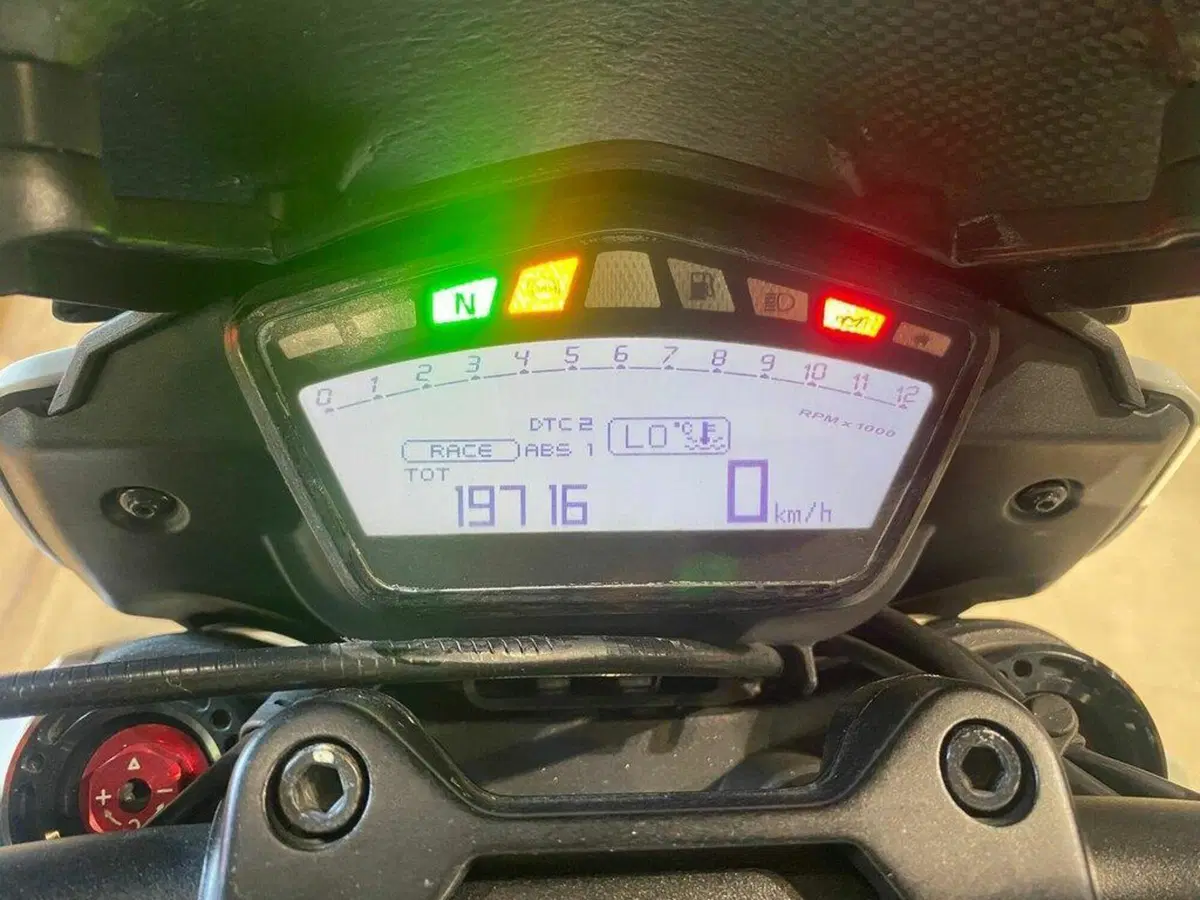 Ducati Hypermotard 821 SP (2013 - 15) (10)