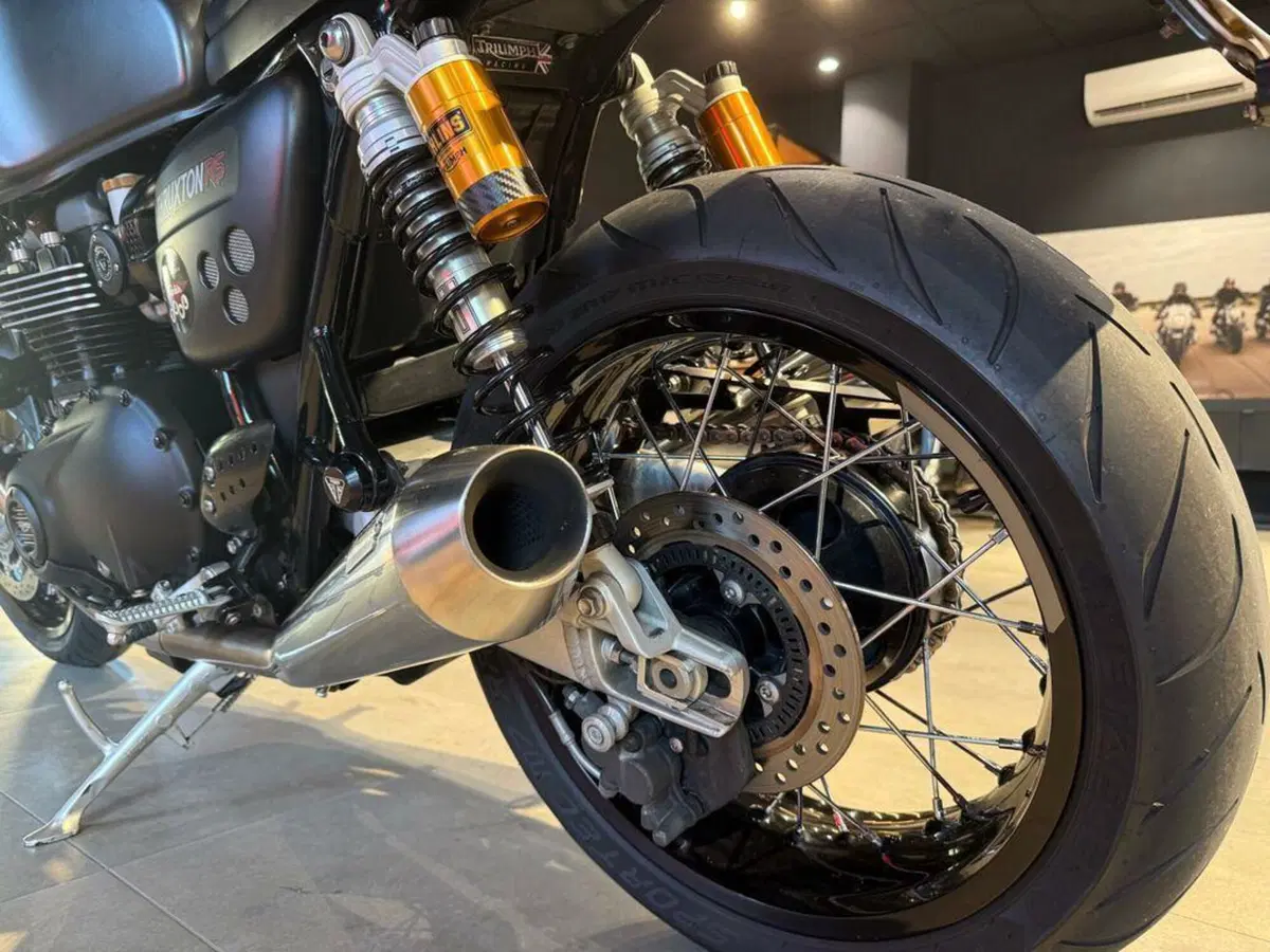 Triumph Thruxton RS (2020 - 25) (5)