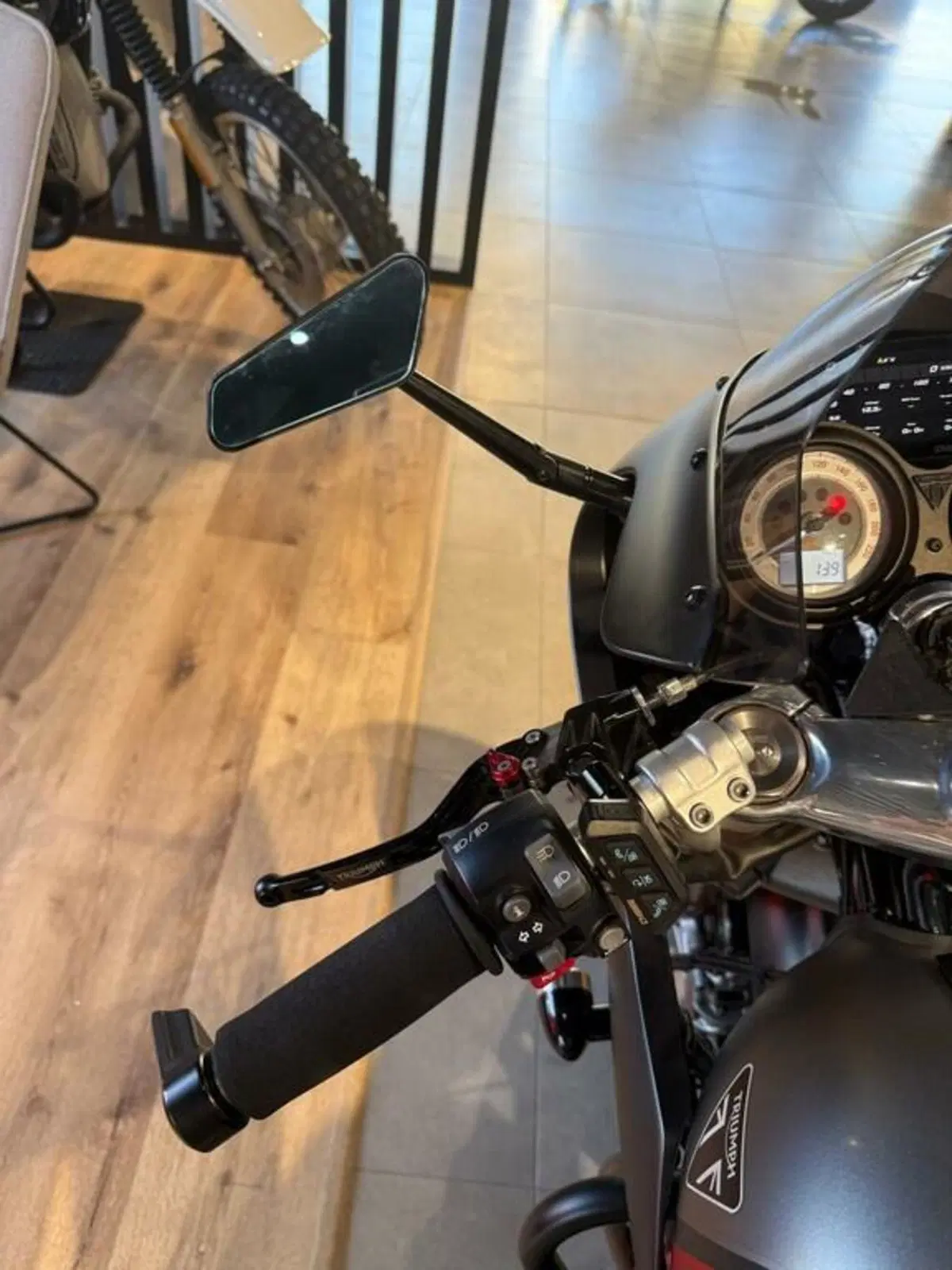 Triumph Thruxton RS (2020 - 25) (12)