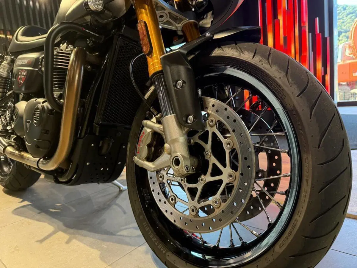 Triumph Thruxton RS (2020 - 25) (15)