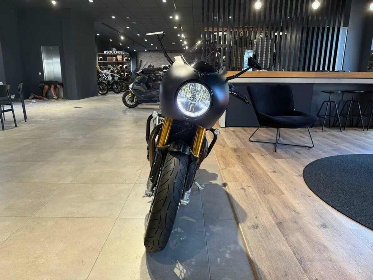 Triumph Thruxton RS (2020 - 25) (9)