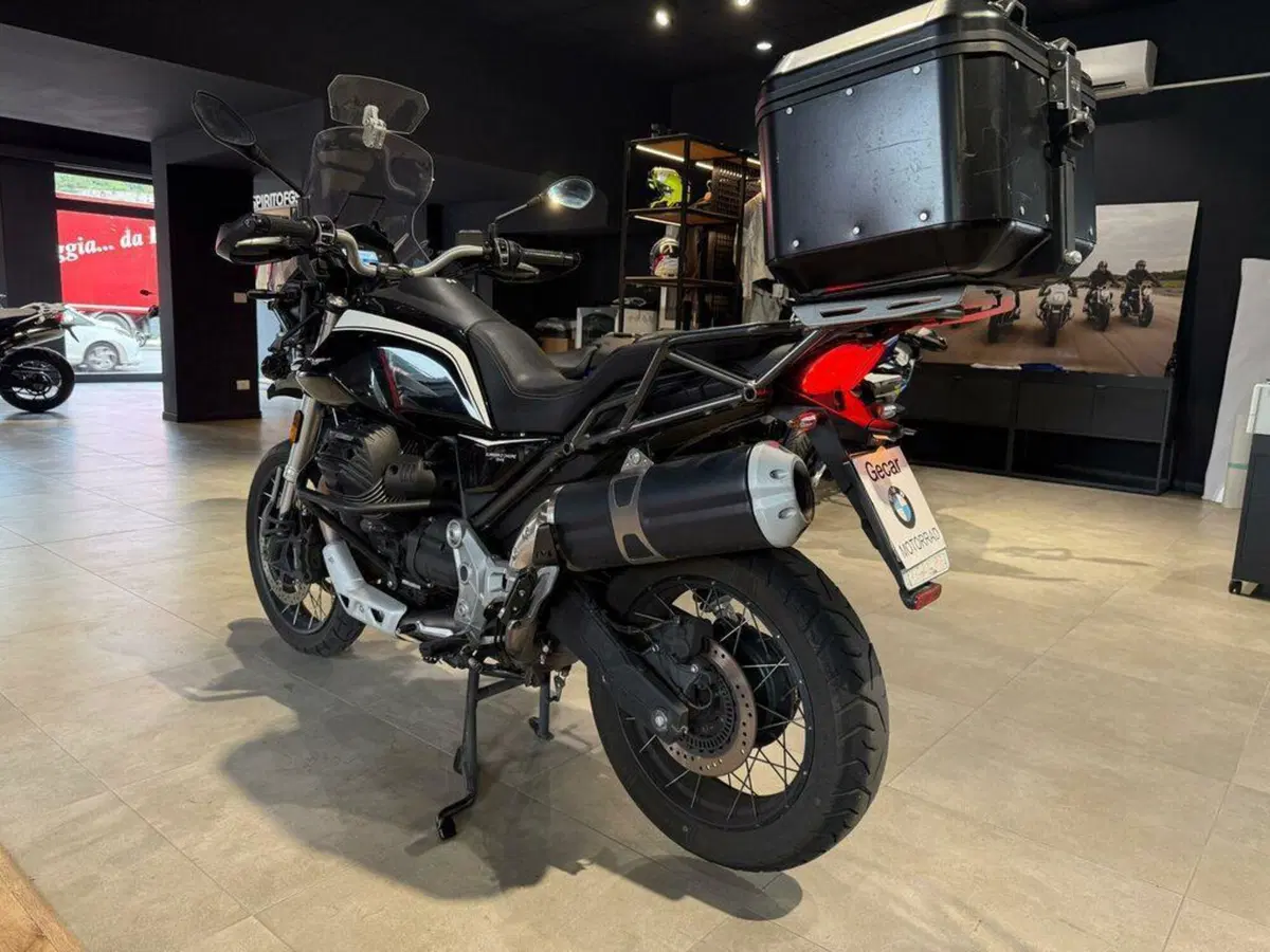 Moto Guzzi V85 TT (2021 - 23) (4)