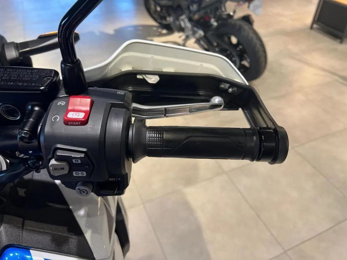 Honda Africa Twin CRF 1100L Adventure Sports DCT (2022 - 23) (12)