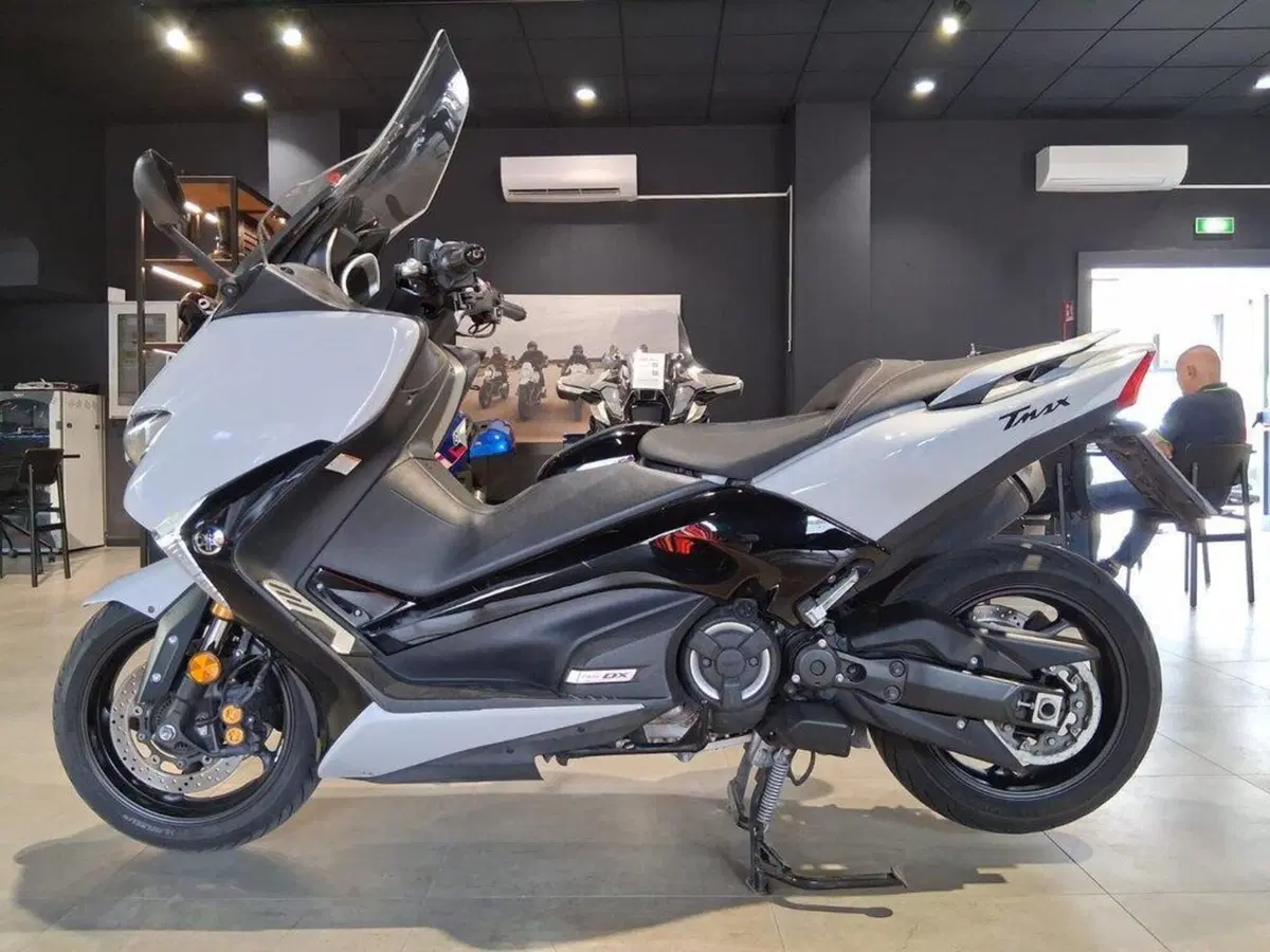 Yamaha T-Max 530 DX (2017 - 19) (5)