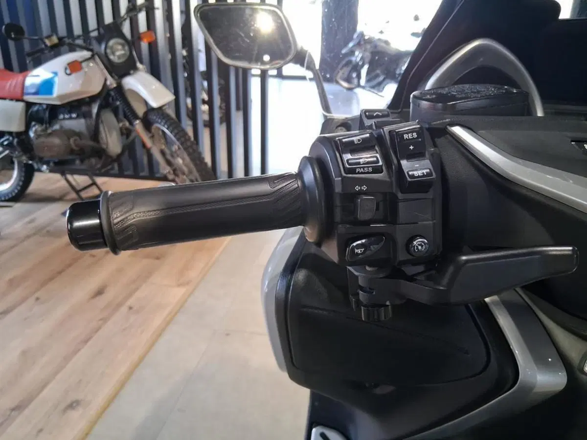 Yamaha T-Max 530 DX (2017 - 19) (11)