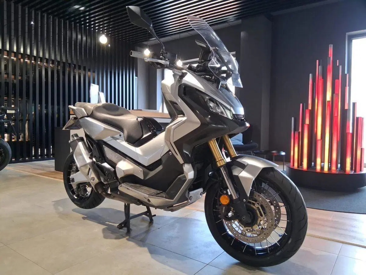 Honda X-ADV 750 (2017) (2)