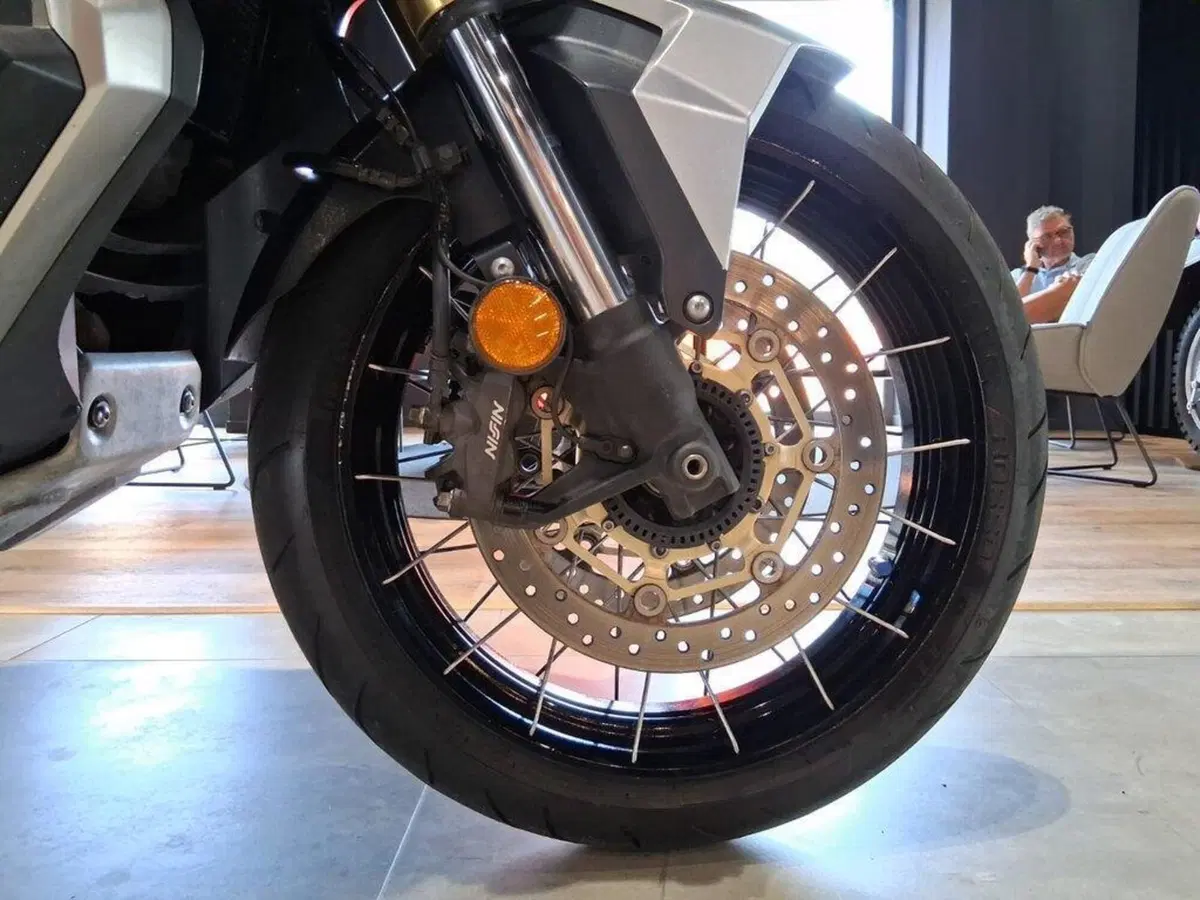 Honda X-ADV 750 (2017) (13)