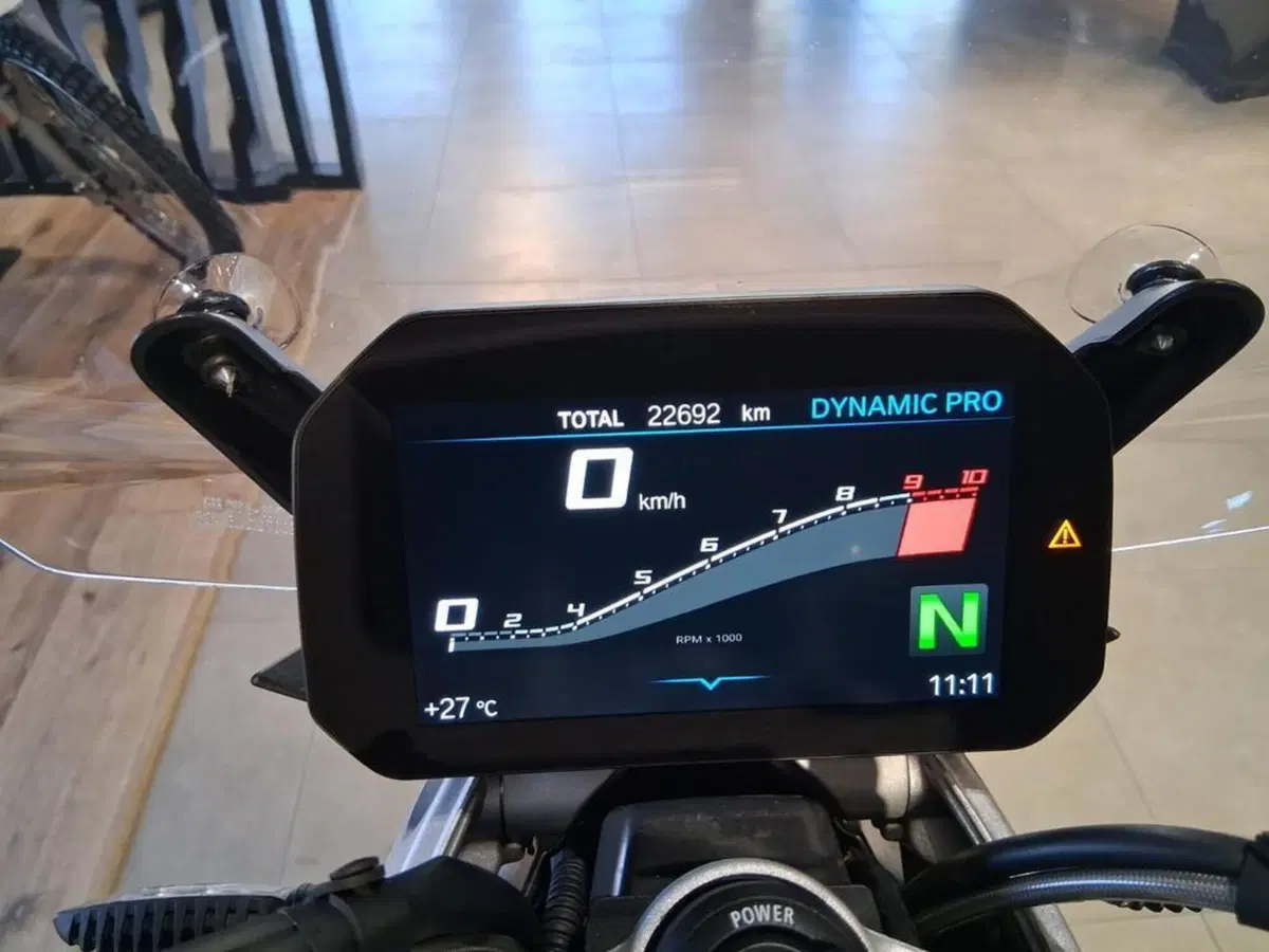 Bmw R 1250 R (2021 - 25) (11)