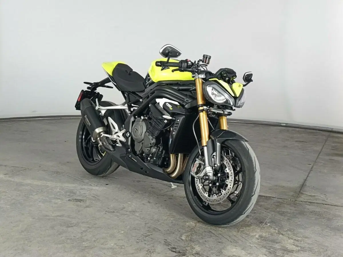 Triumph Speed Triple 1200 RR (2022 - 26) (2)