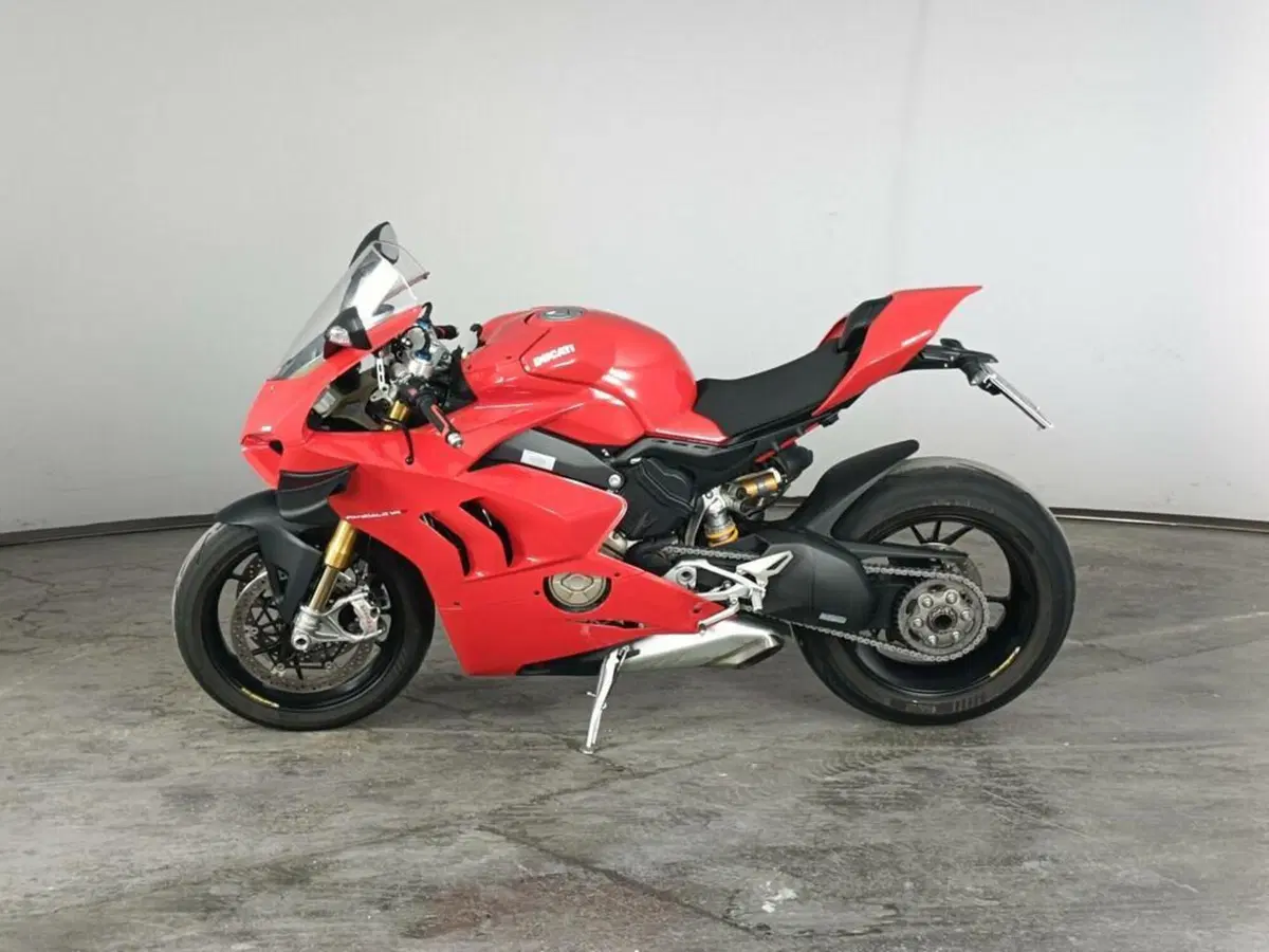 Ducati Panigale V4 S 1100 (2020) (4)
