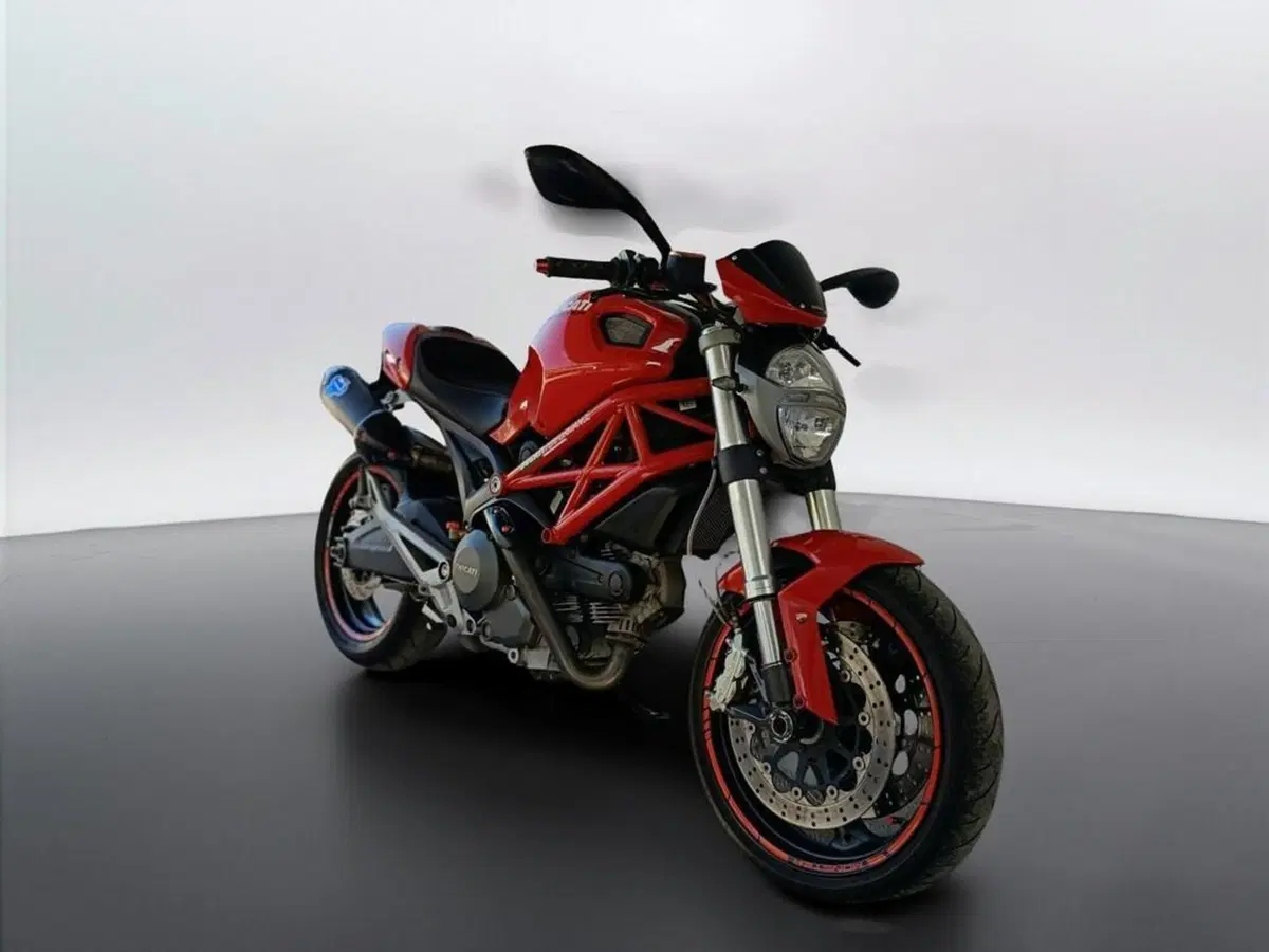 Ducati Monster 696 Plus (2007 - 14) (2)