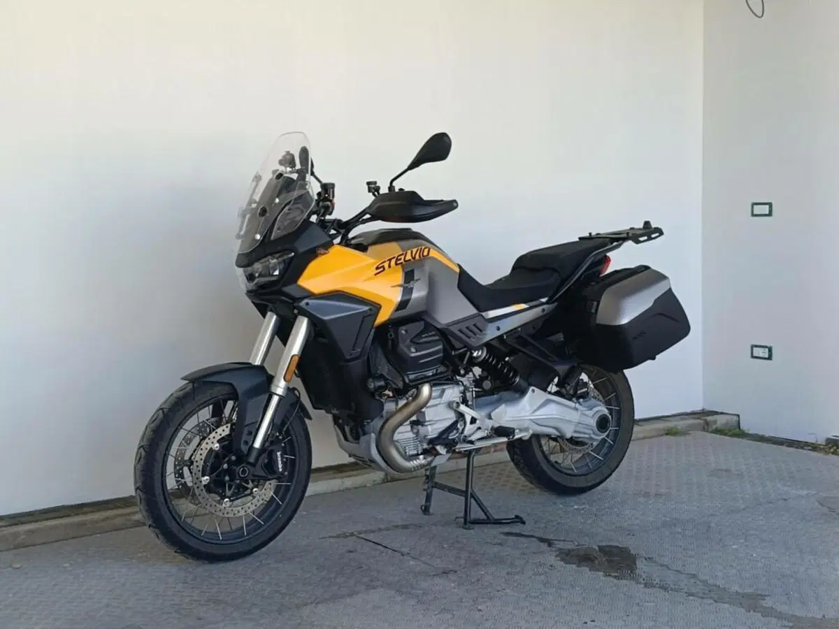 Moto Guzzi Stelvio (2024 - 26) (3)
