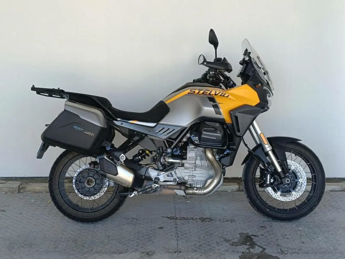 Moto Guzzi Stelvio (2024 - 26)
