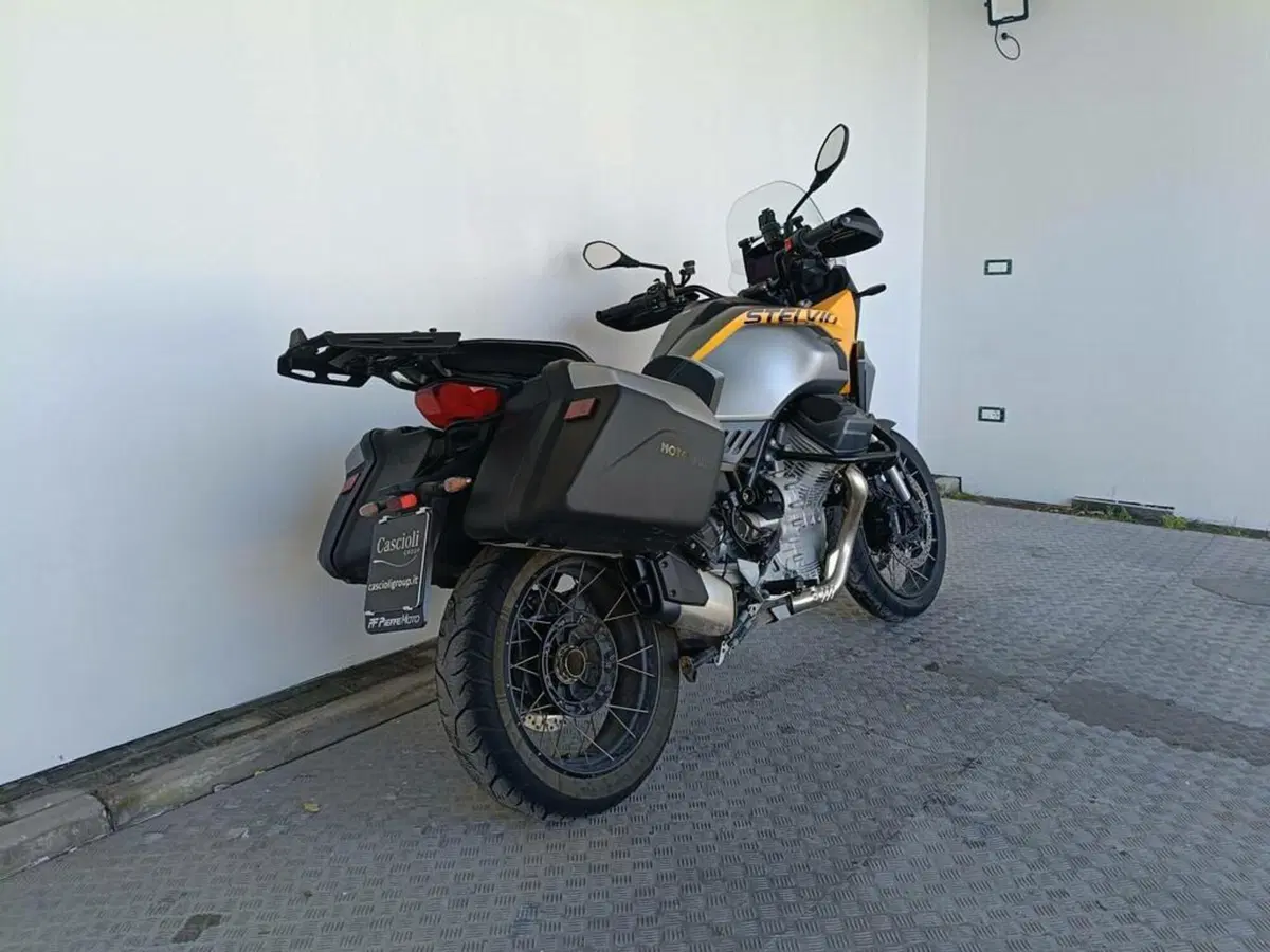 Moto Guzzi Stelvio (2024 - 26) (5)