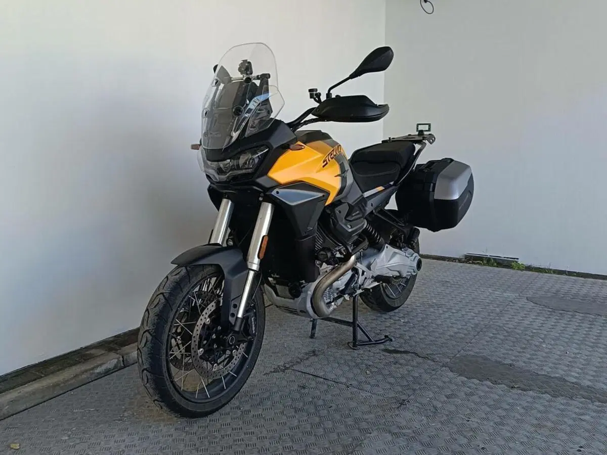 Moto Guzzi Stelvio (2024 - 26) (7)