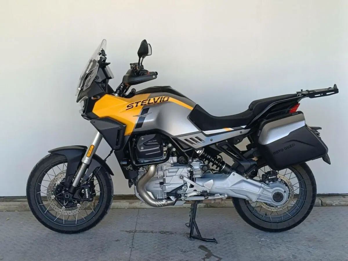 Moto Guzzi Stelvio (2024 - 26) (4)