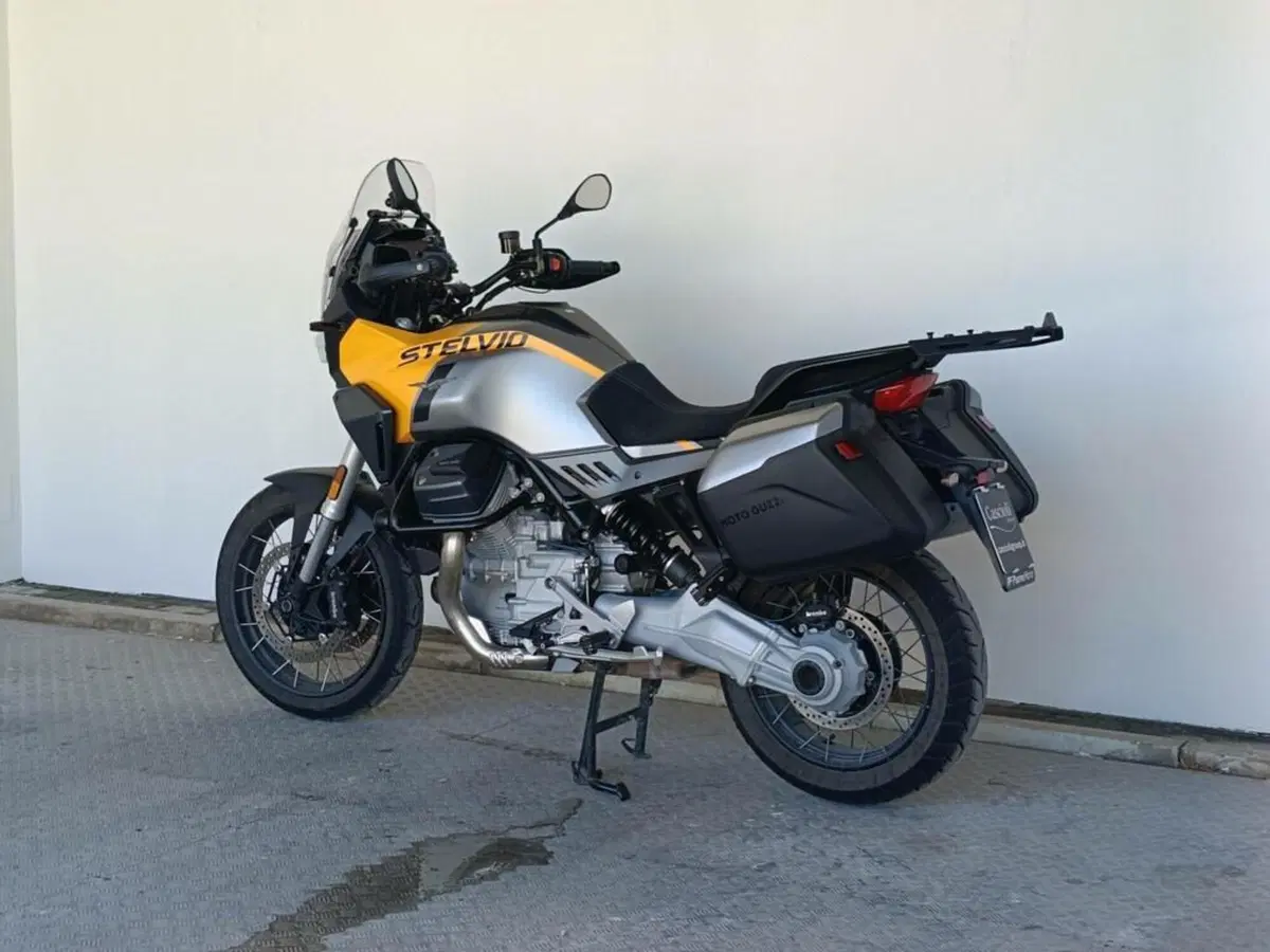Moto Guzzi Stelvio (2024 - 26) (6)