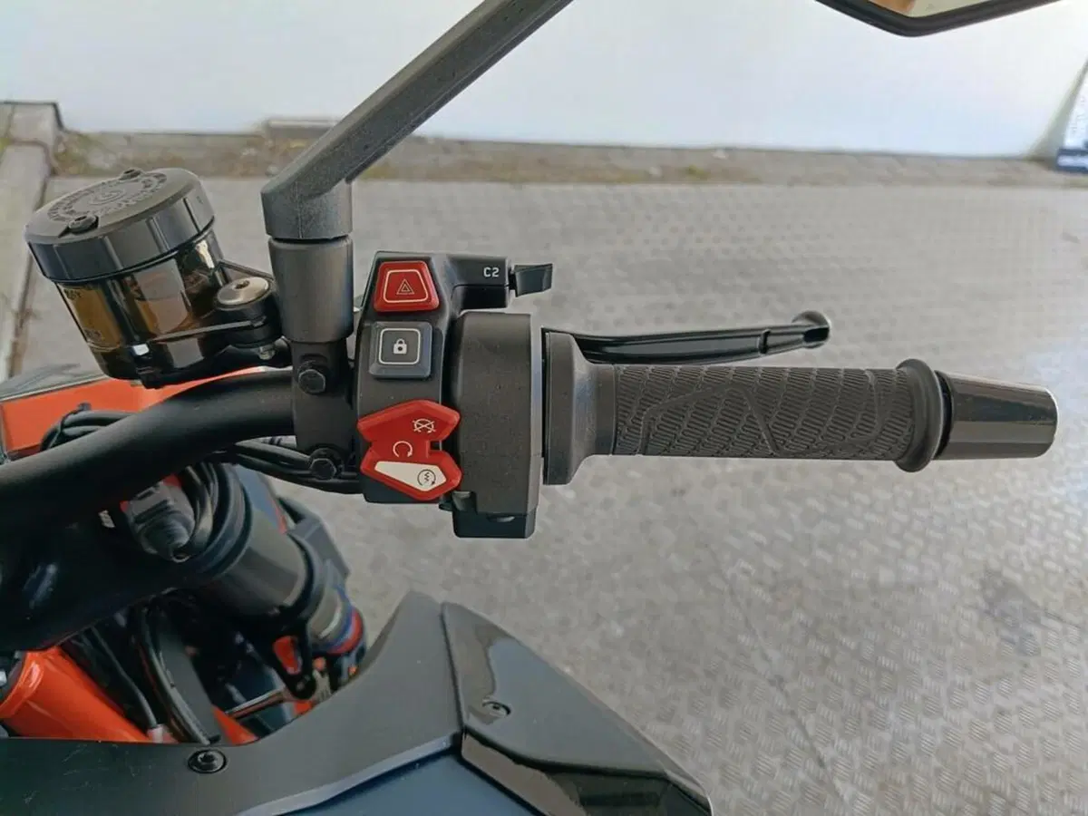 KTM 1290 Super Duke R EVO (2022 - 23) (9)