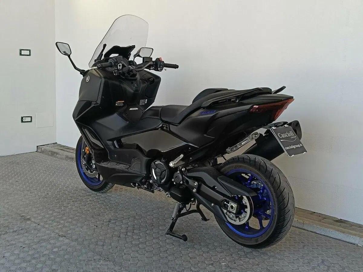 Yamaha T-Max 560 (2022 - 24) (2)