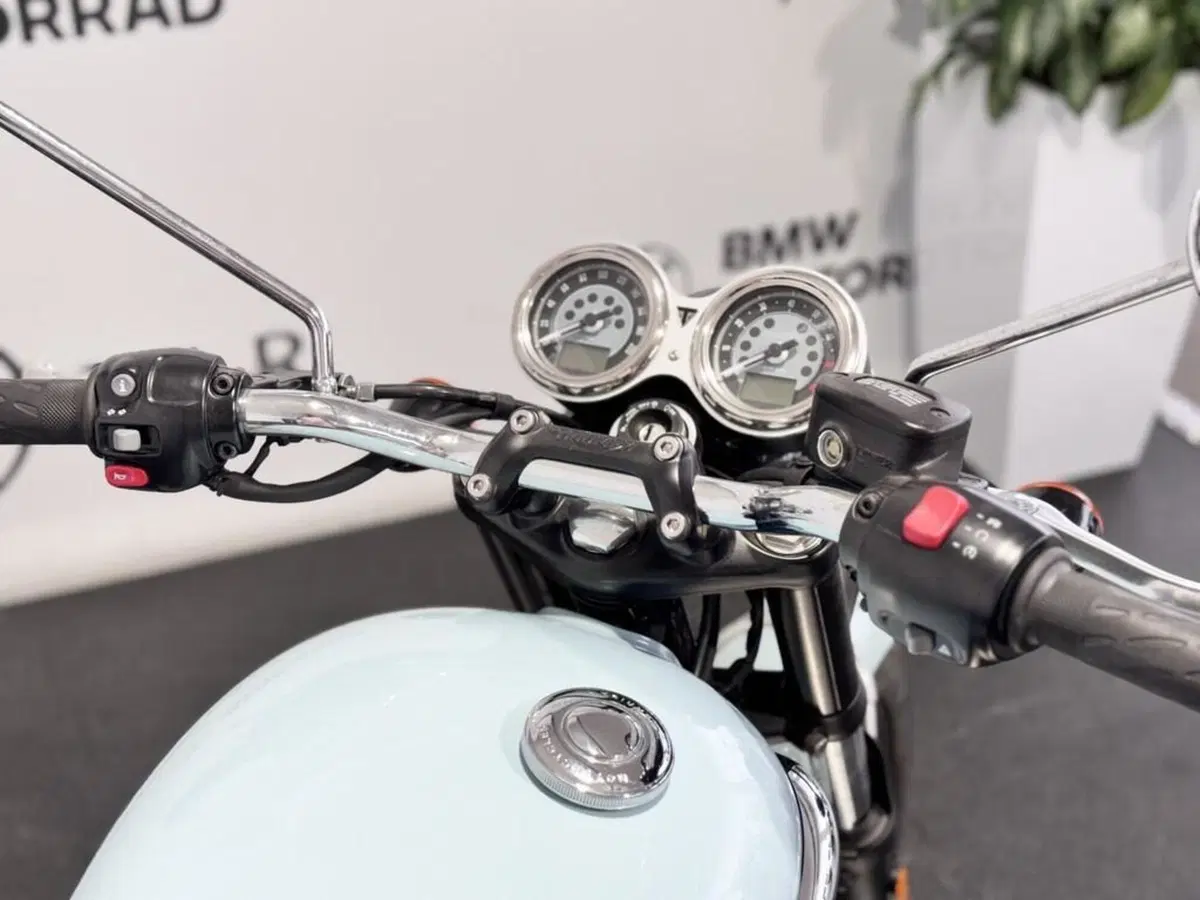 Triumph Bonneville T100 (2021 - 25) (15)