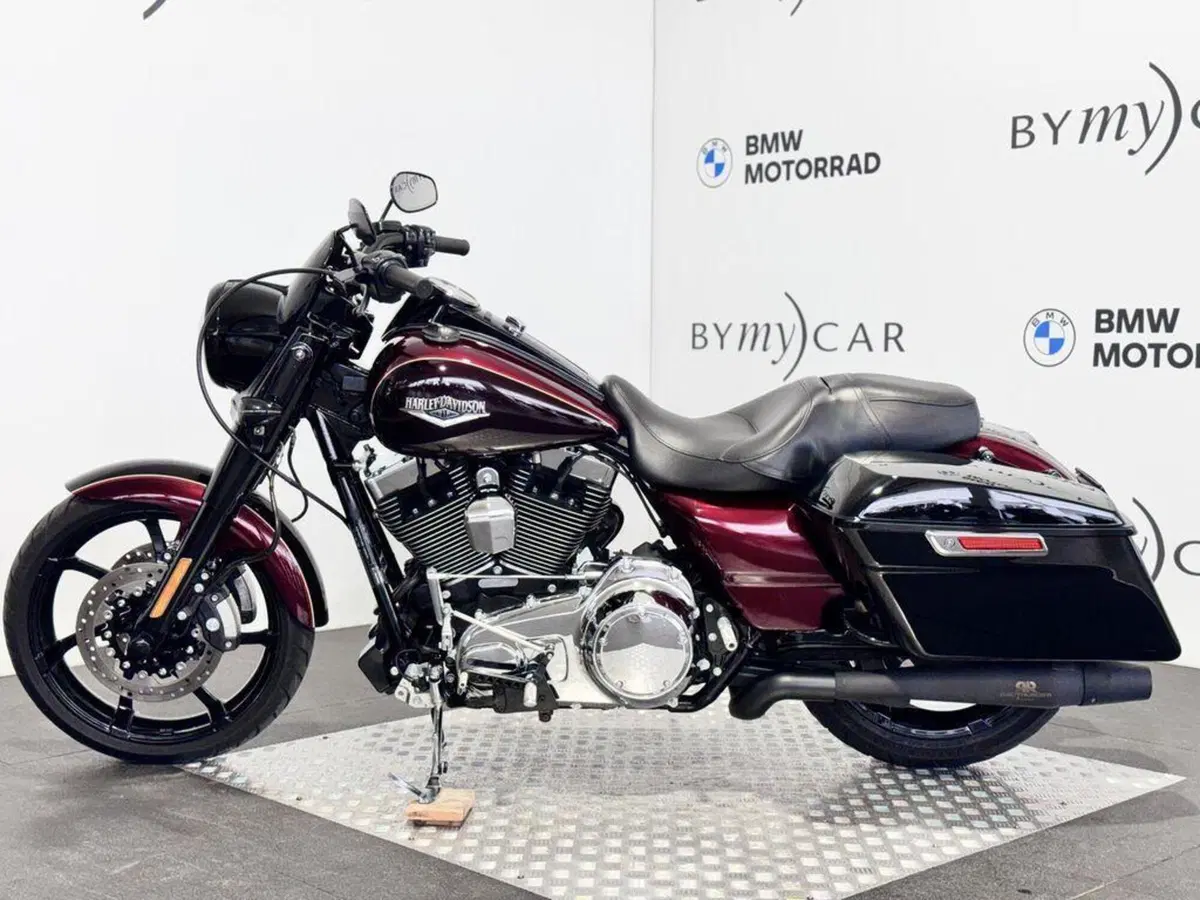 Harley-Davidson 1690 Road King (2013 - 16) - FLHR (2)