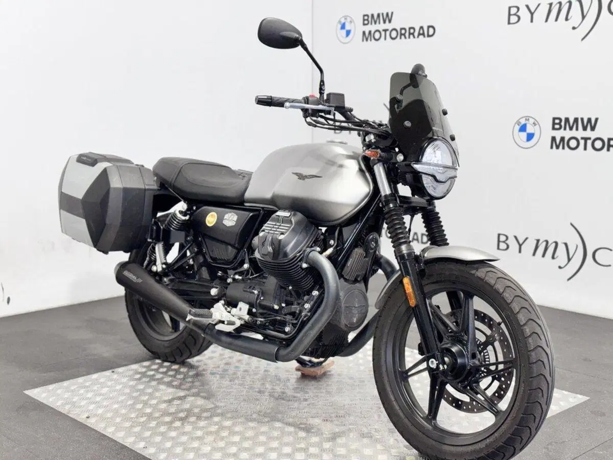 Moto Guzzi V7 Stone (2021 - 24) (9)