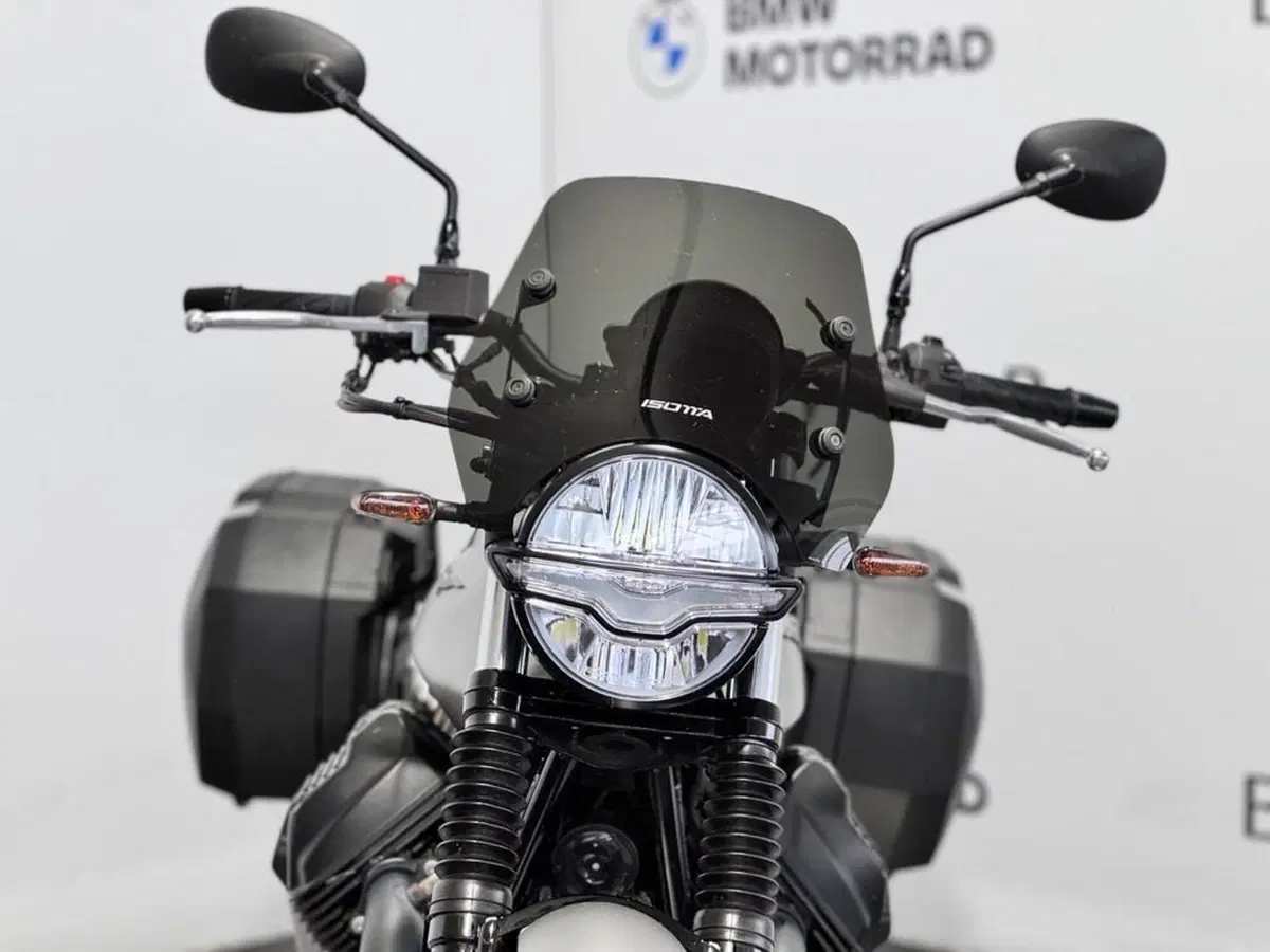 Moto Guzzi V7 Stone (2021 - 24) (8)