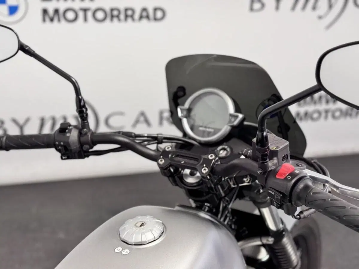 Moto Guzzi V7 Stone (2021 - 24) (13)