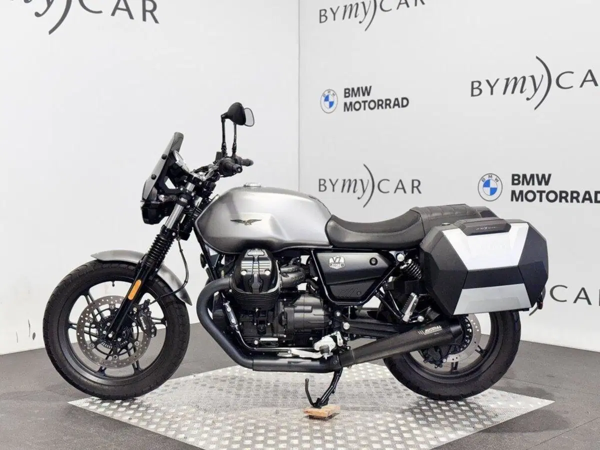 Moto Guzzi V7 Stone (2021 - 24) (2)