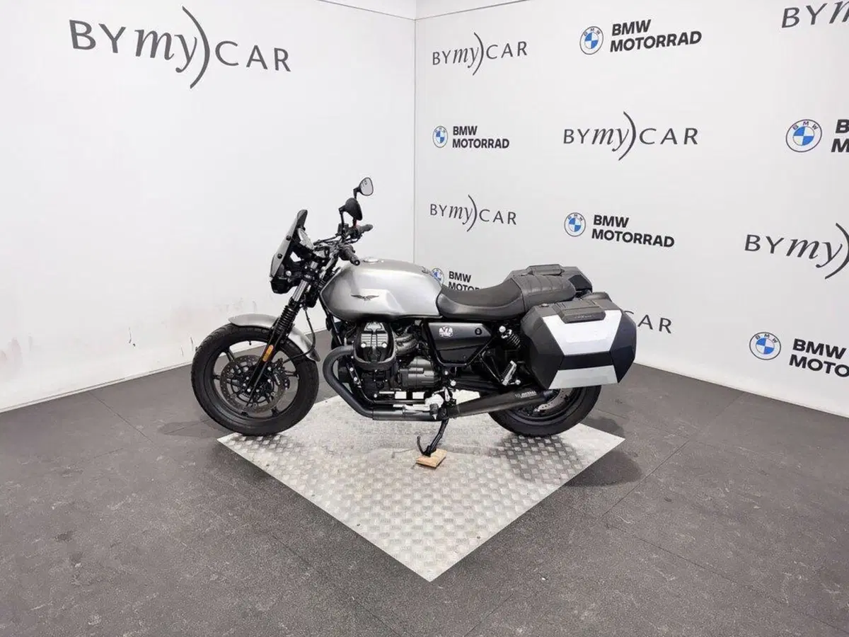 Moto Guzzi V7 Stone (2021 - 24) (11)