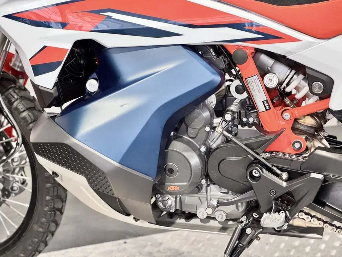 KTM 890 Adventure R Rally (2024 - 25) (5)