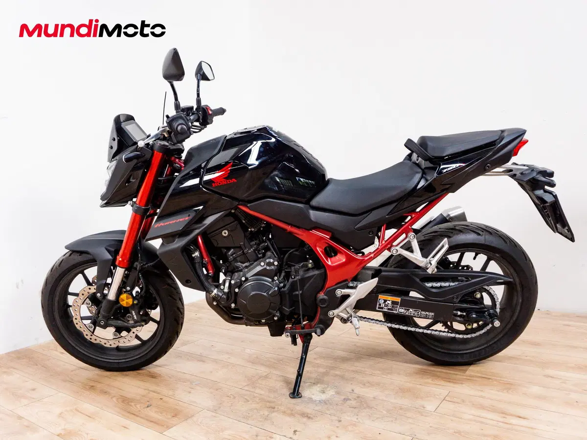 Honda CB 750 Hornet (2025) (6)