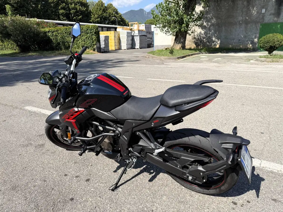 Voge Brivido 300R (2021 - 24) (2)