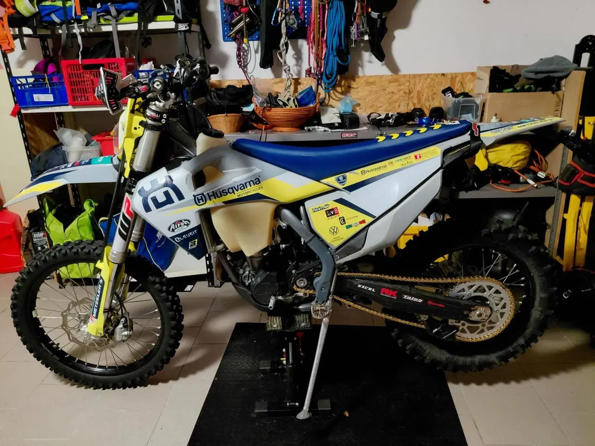Husqvarna FE 250 (2022) (2)