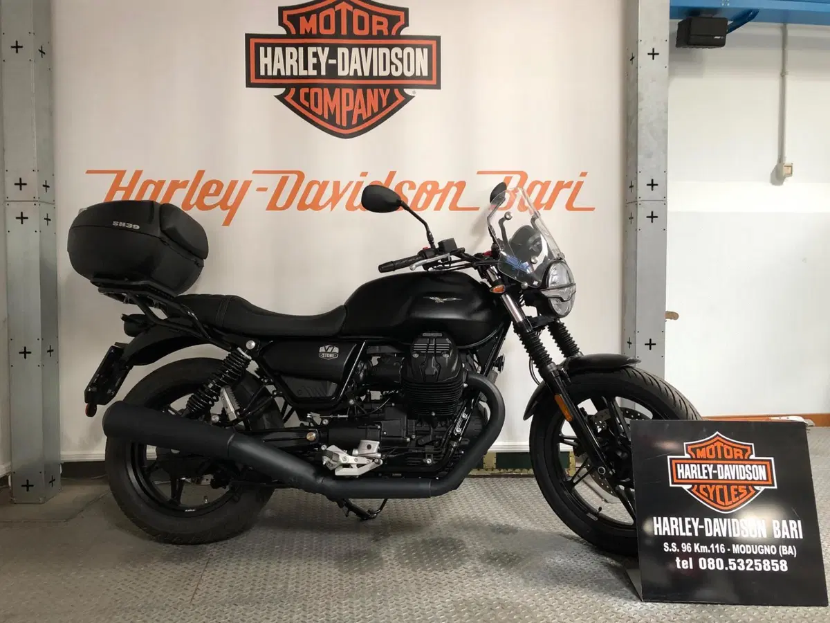 Moto Guzzi V7 Stone (2025 - 26)