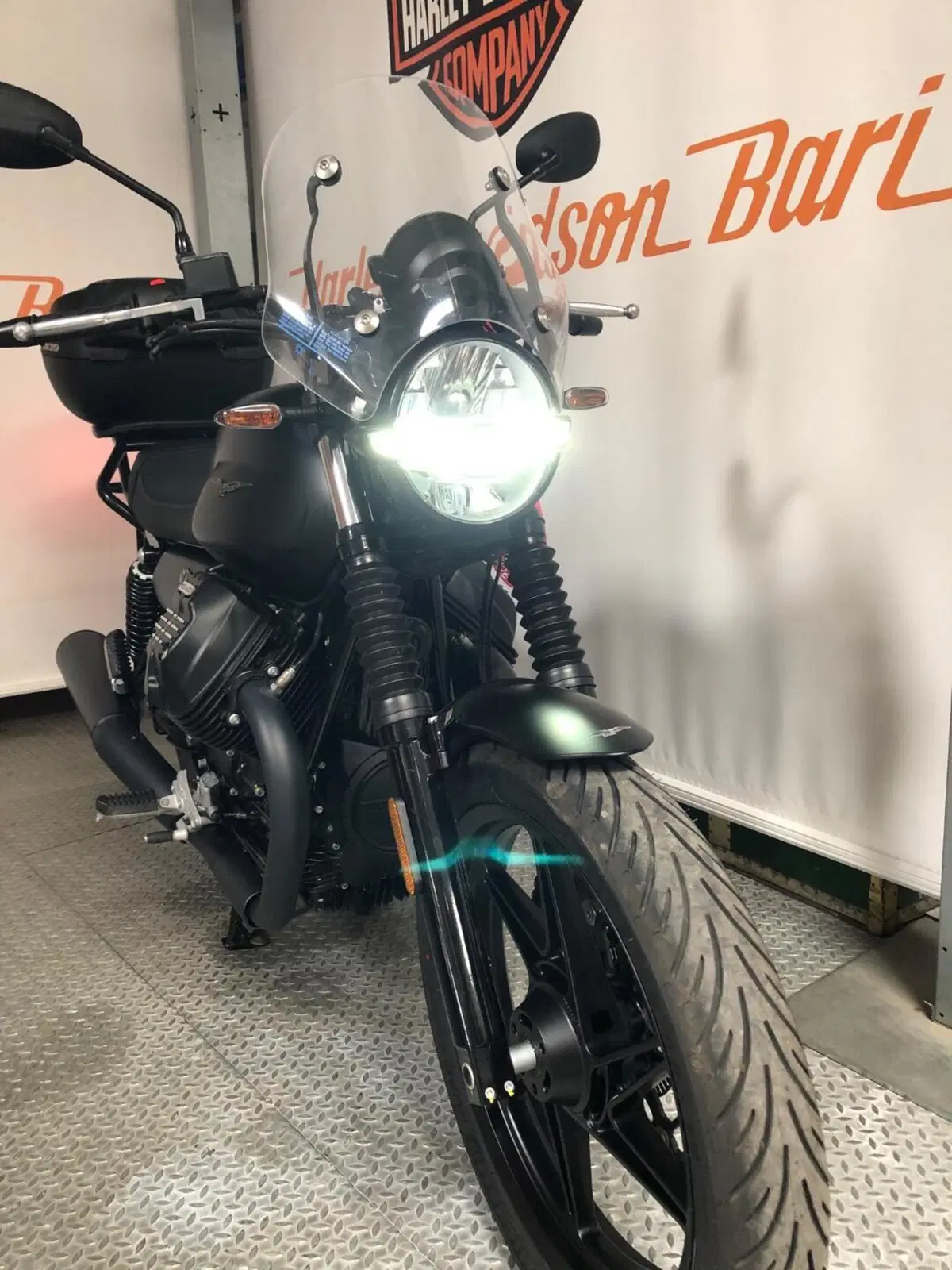 Moto Guzzi V7 Stone (2025 - 26) (7)