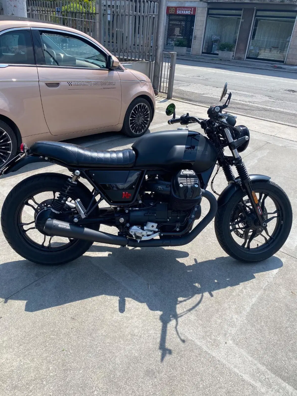 Moto Guzzi V7 III Stone Night Pack (2019 - 20) (2)