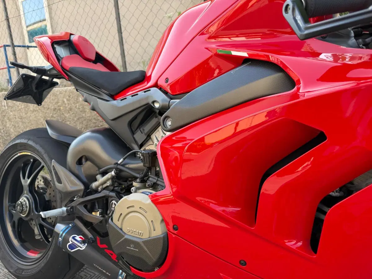 Ducati Panigale V4 S (2022 - 24) (16)