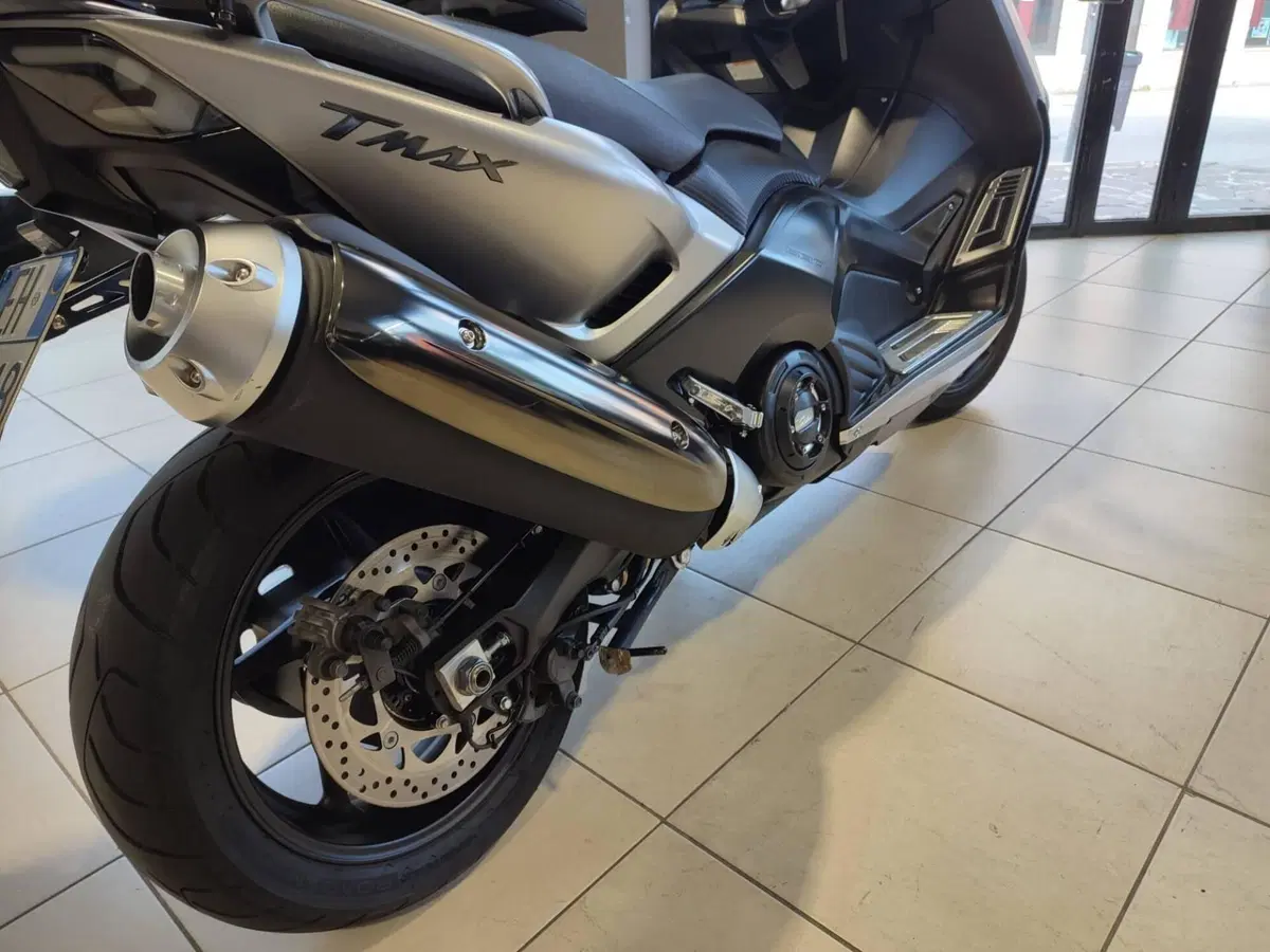 Yamaha T-Max 530 ABS (2015 - 17) (14)