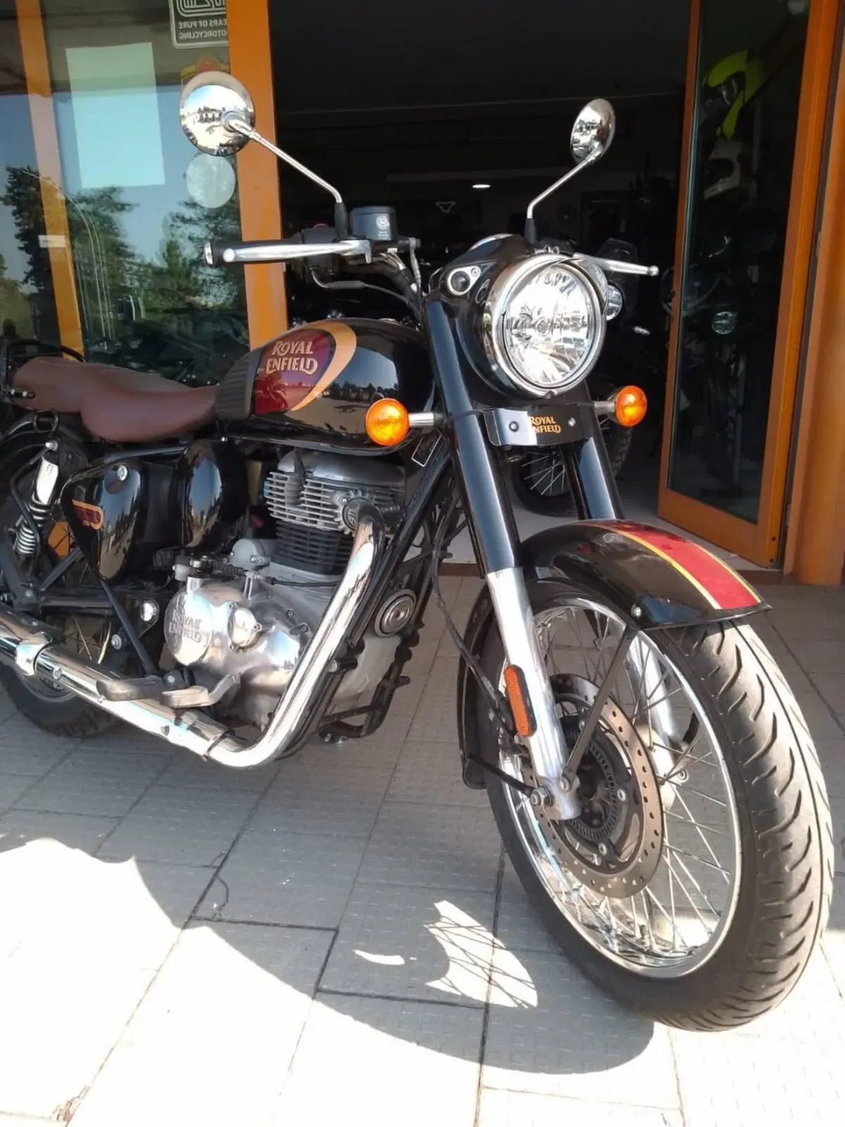 Royal Enfield Classic 350 (2021 - 26) (2)