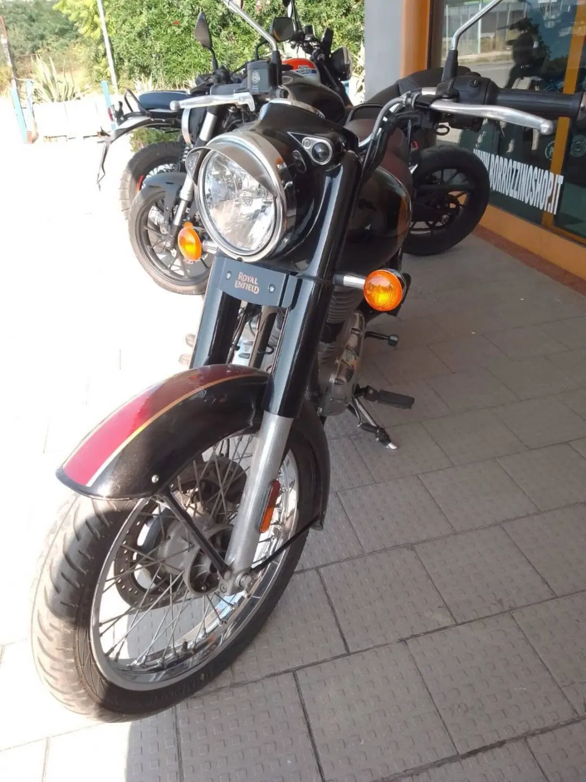 Royal Enfield Classic 350 (2021 - 26) (3)