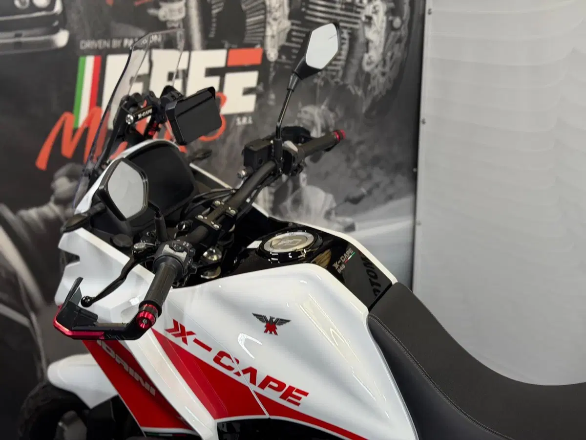 Moto Morini X-Cape 650 (2021 - 26) (11)
